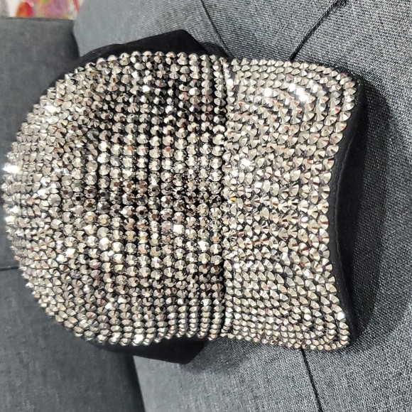 SEQUINED BLACK CAP - Picture 3 of 4